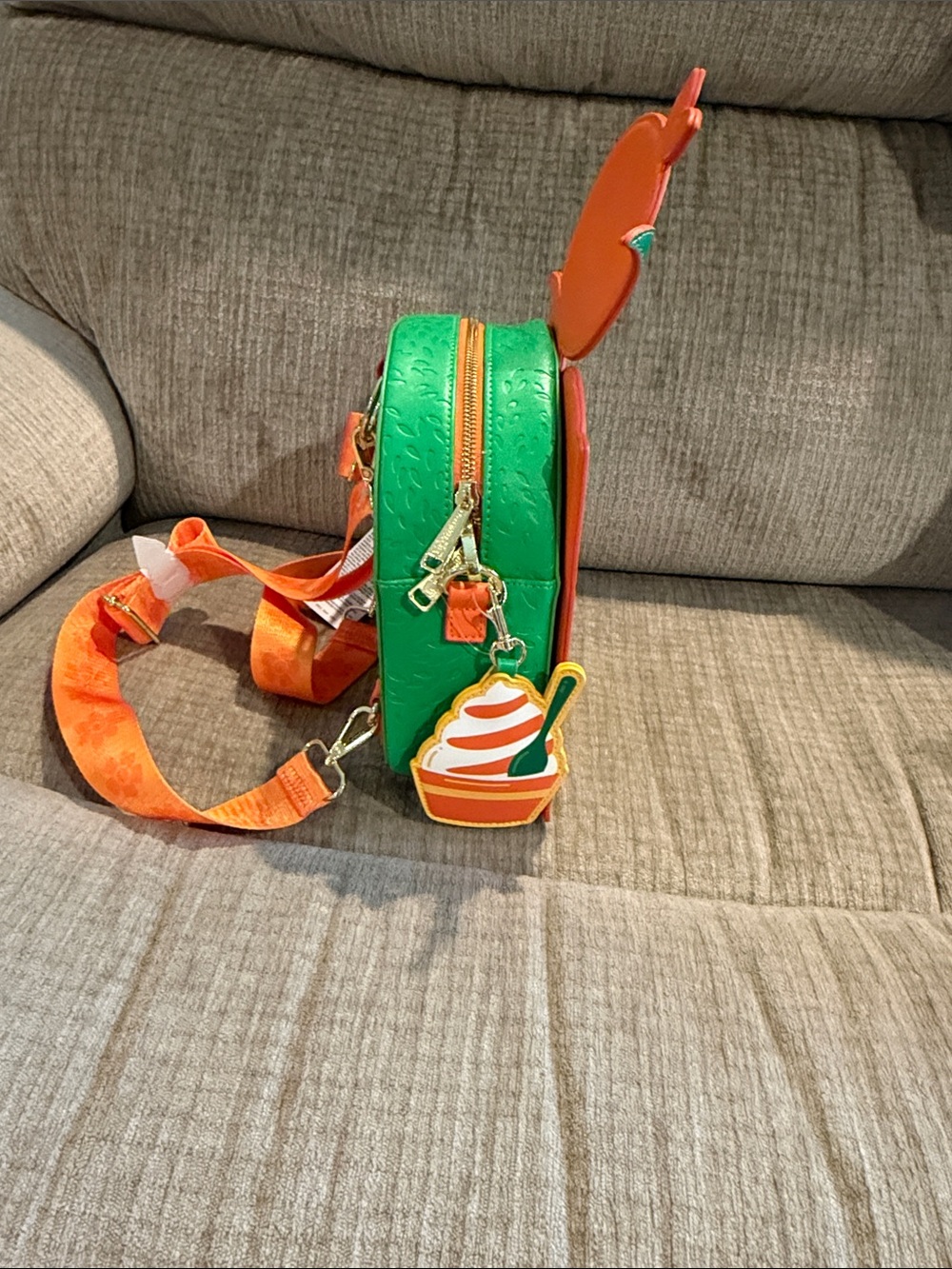 Disney’s EPCOT Flower & Garden Orange Bird Crossbody Bag 2026 - Picture 5 of 13